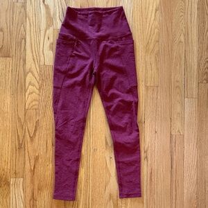 Beyond Yoga sz XS super soft Maroon Leggings pockets
